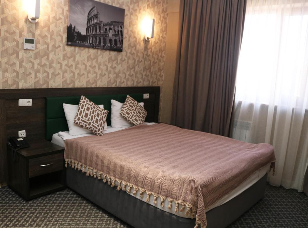 Golden Palace Hotel อัลมาตี ภายนอก รูปภาพ