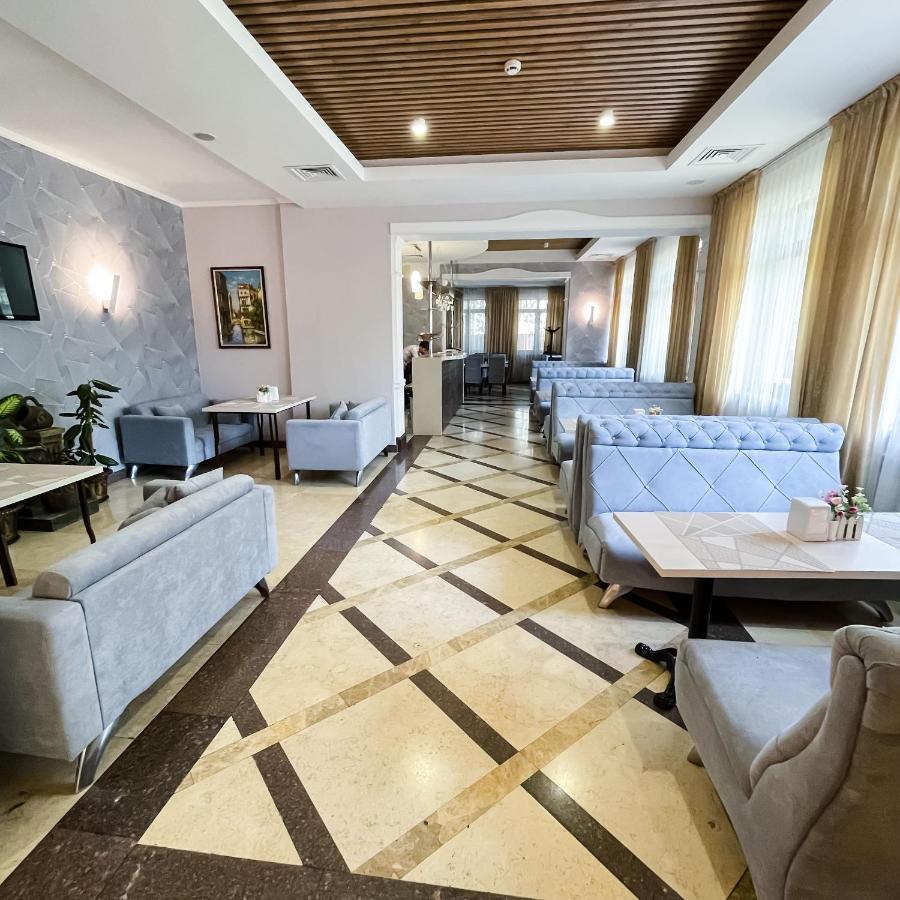 Golden Palace Hotel อัลมาตี ภายนอก รูปภาพ