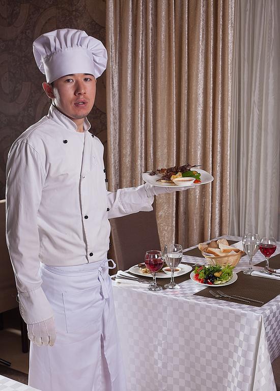 Golden Palace Hotel อัลมาตี ภายนอก รูปภาพ