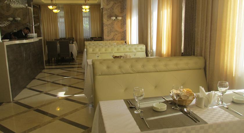 Golden Palace Hotel อัลมาตี ภายนอก รูปภาพ