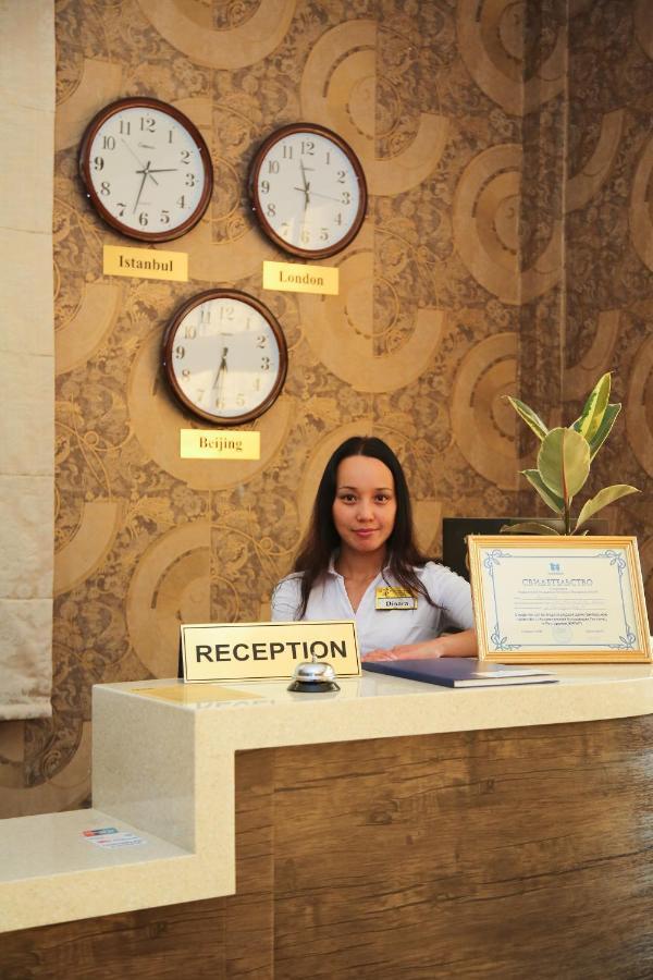 Golden Palace Hotel อัลมาตี ภายนอก รูปภาพ