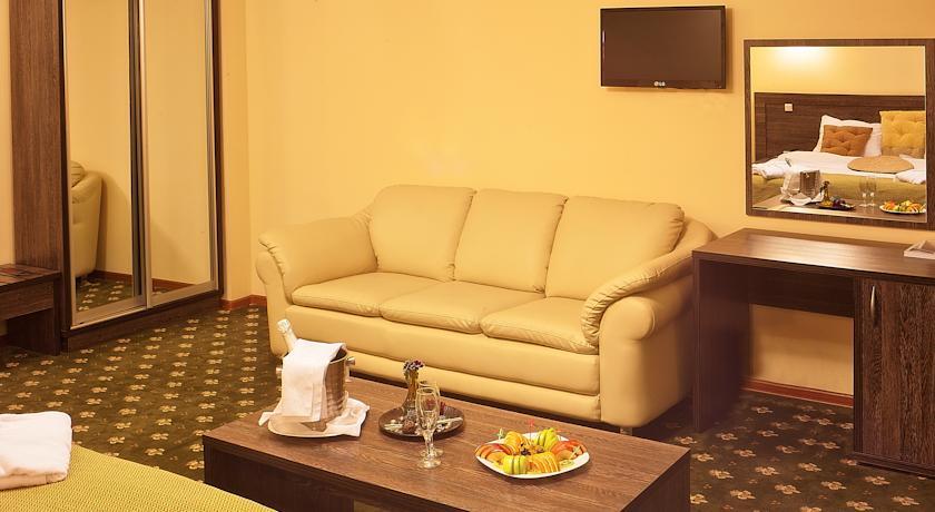 Golden Palace Hotel อัลมาตี ภายนอก รูปภาพ