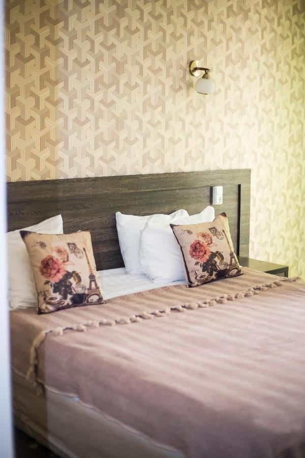 Golden Palace Hotel อัลมาตี ภายนอก รูปภาพ