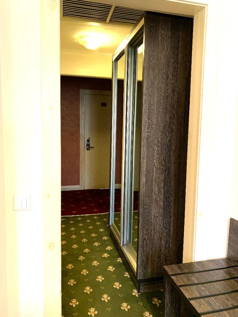 Golden Palace Hotel อัลมาตี ภายนอก รูปภาพ